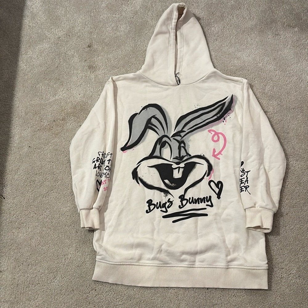 Cute Bugs Bunny sweater from forever 21🐰🥕
